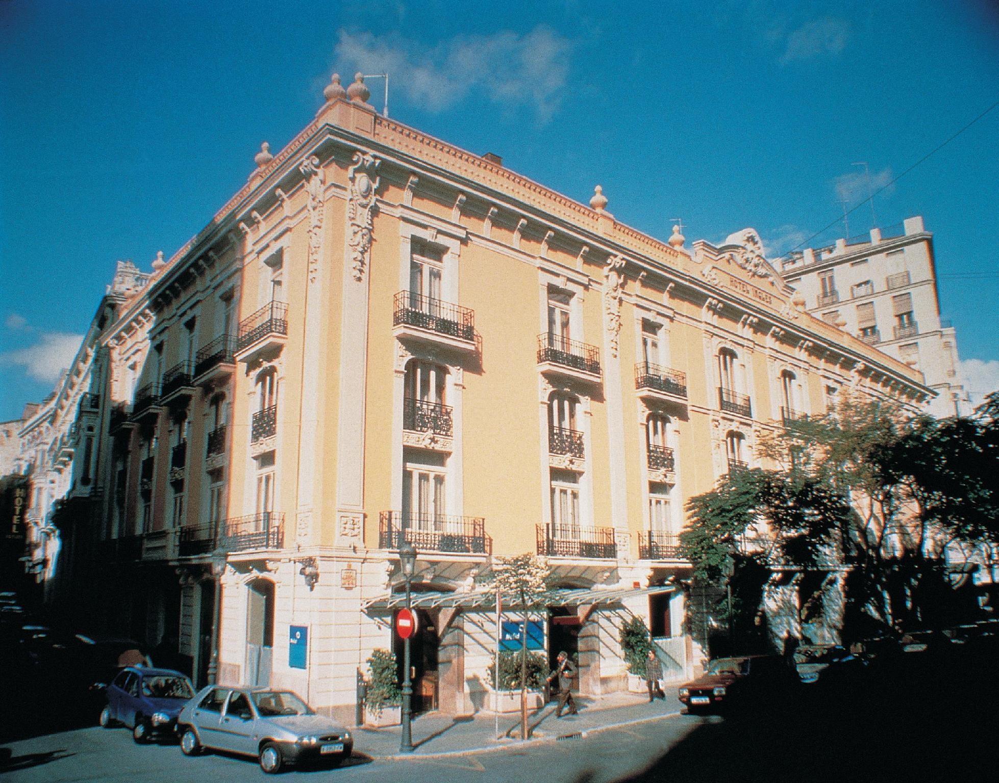 Ngoại cảnh khách sạn