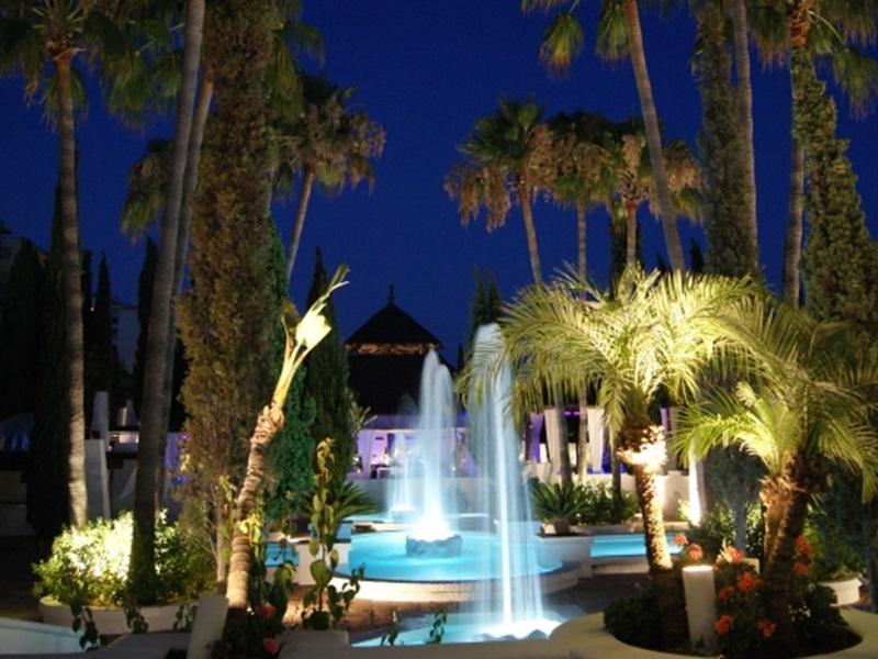 Ngoại cảnh khách sạn