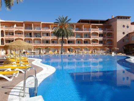 Ngoại cảnh khách sạn