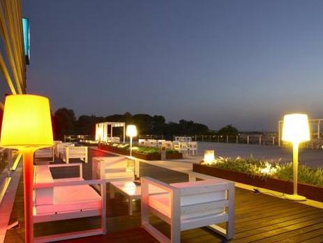 Ngoại cảnh khách sạn