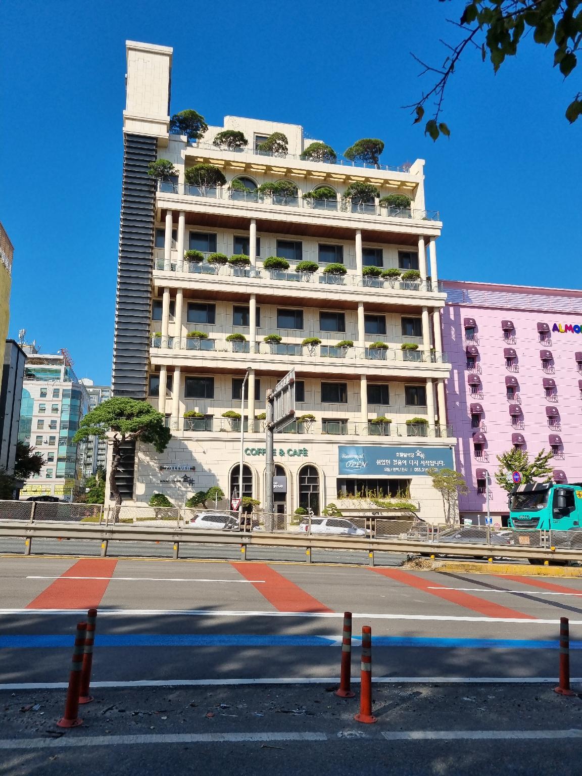 Ngoại cảnh khách sạn