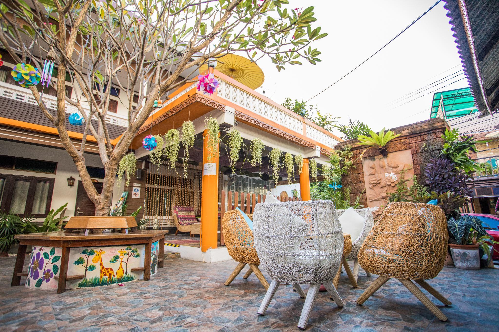 Ngoại cảnh khách sạn