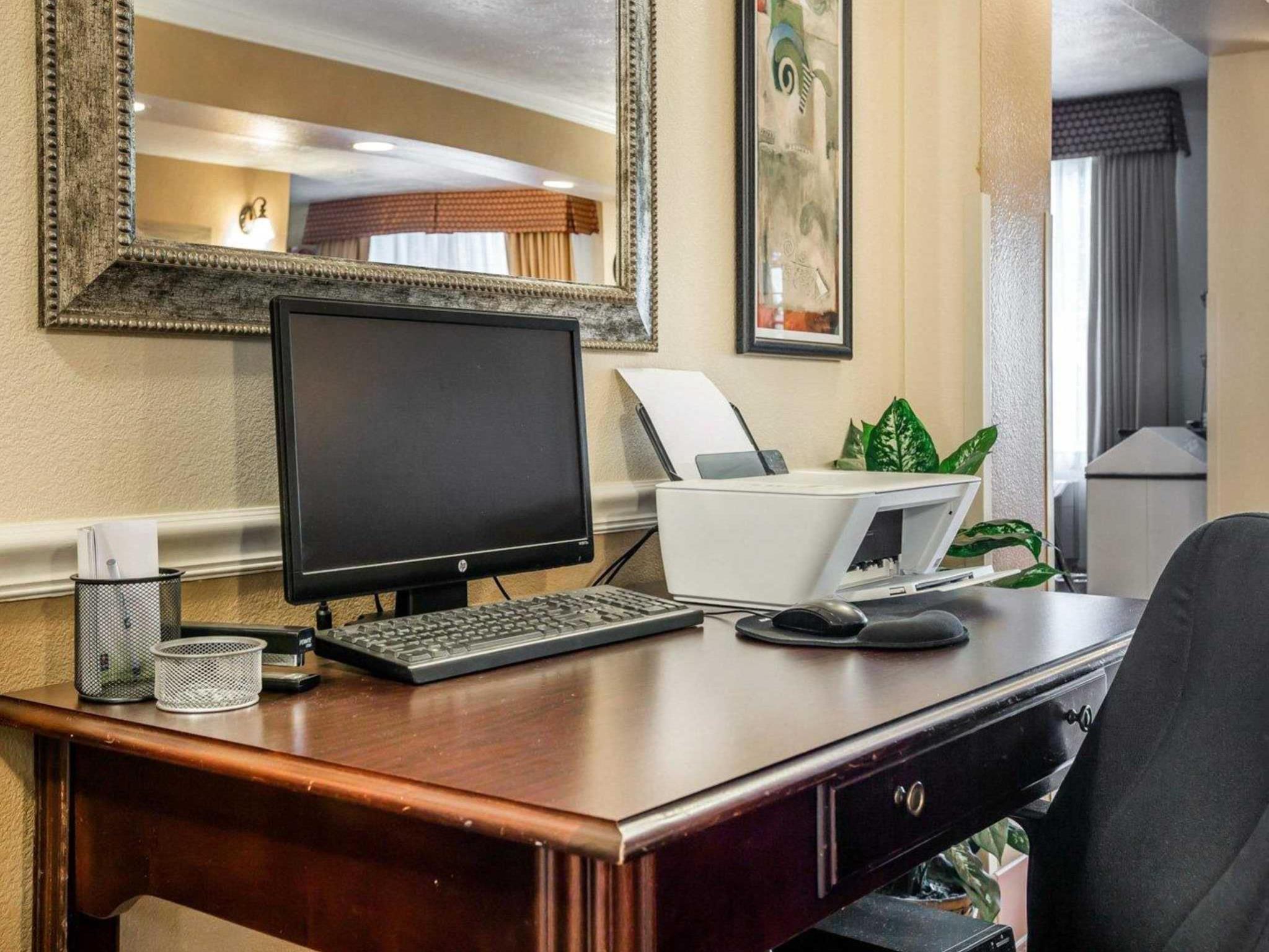 Trung tâm hội nghị