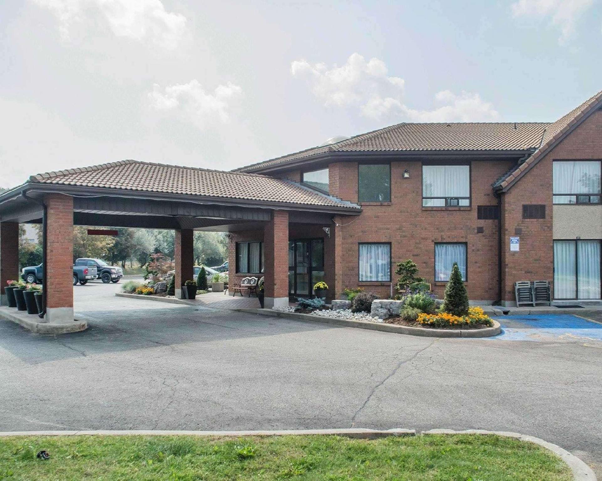 Ngoại cảnh khách sạn