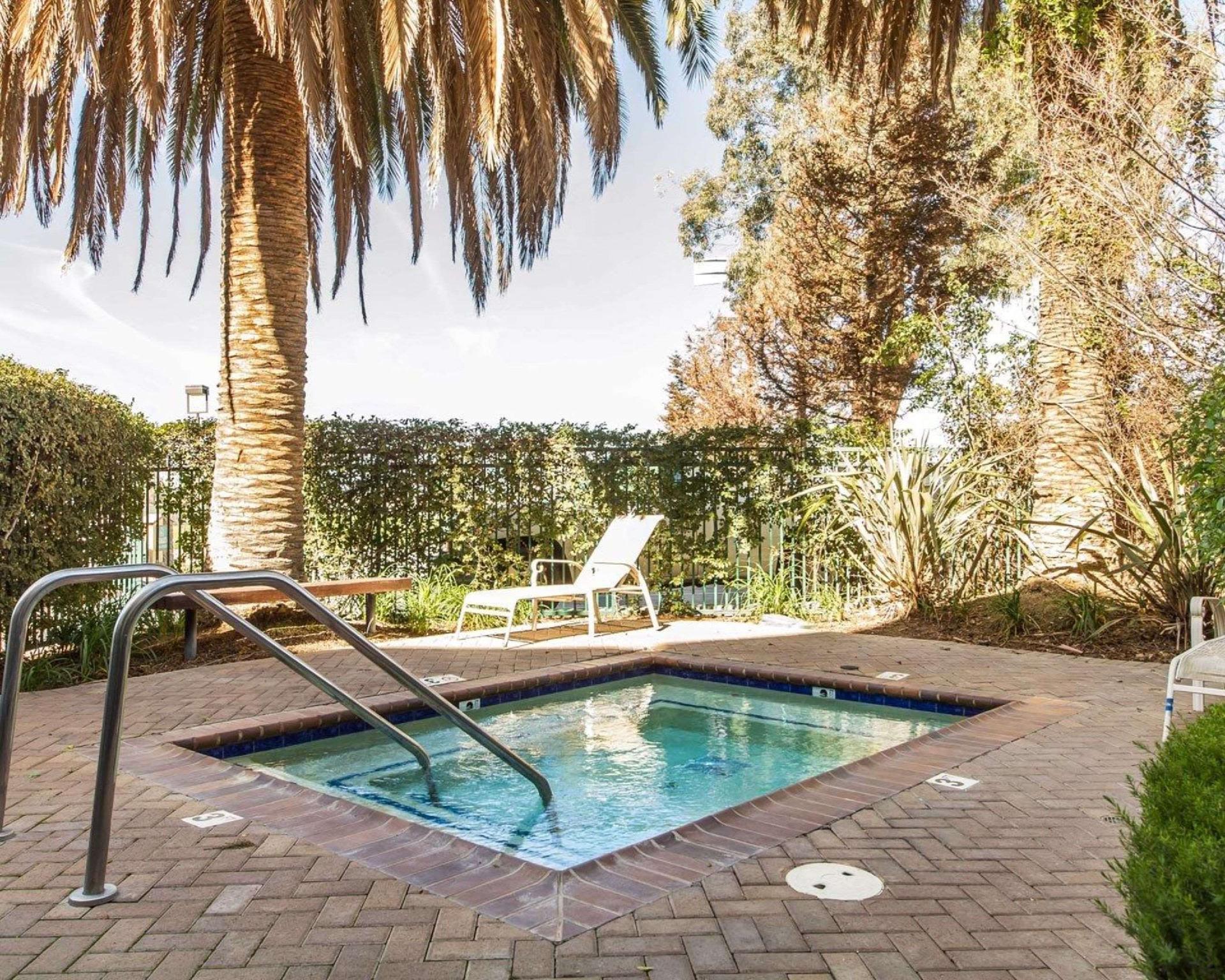 Bồn tắm nước nóng