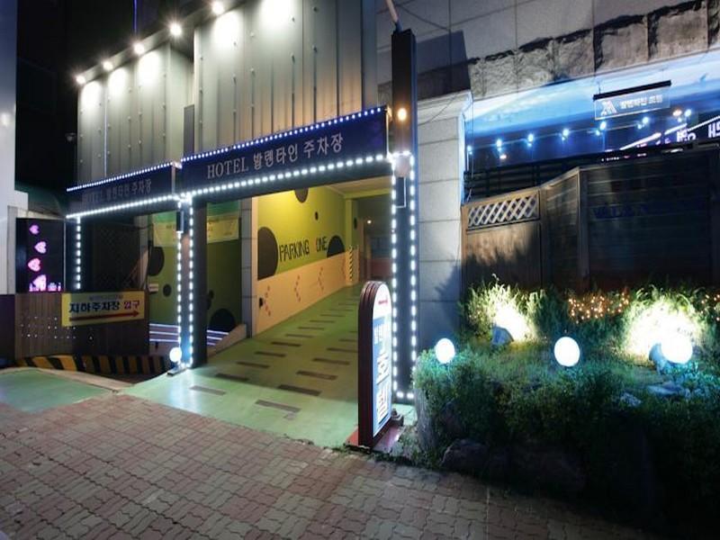 Ngoại cảnh khách sạn