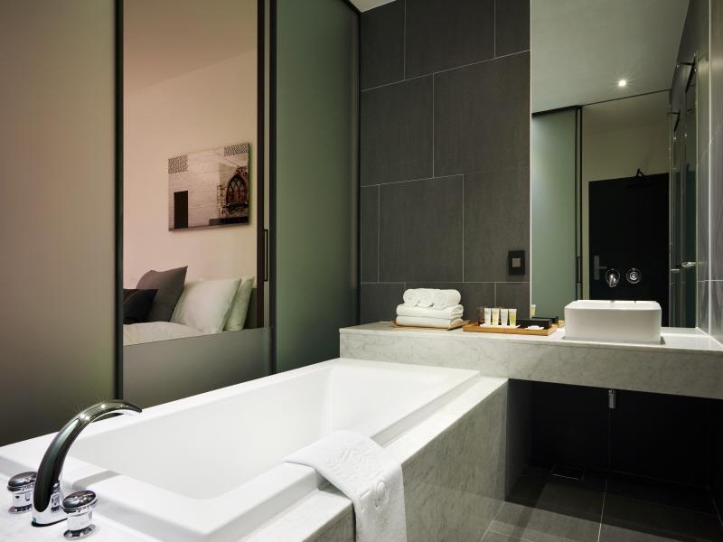 Bồn tắm nước nóng