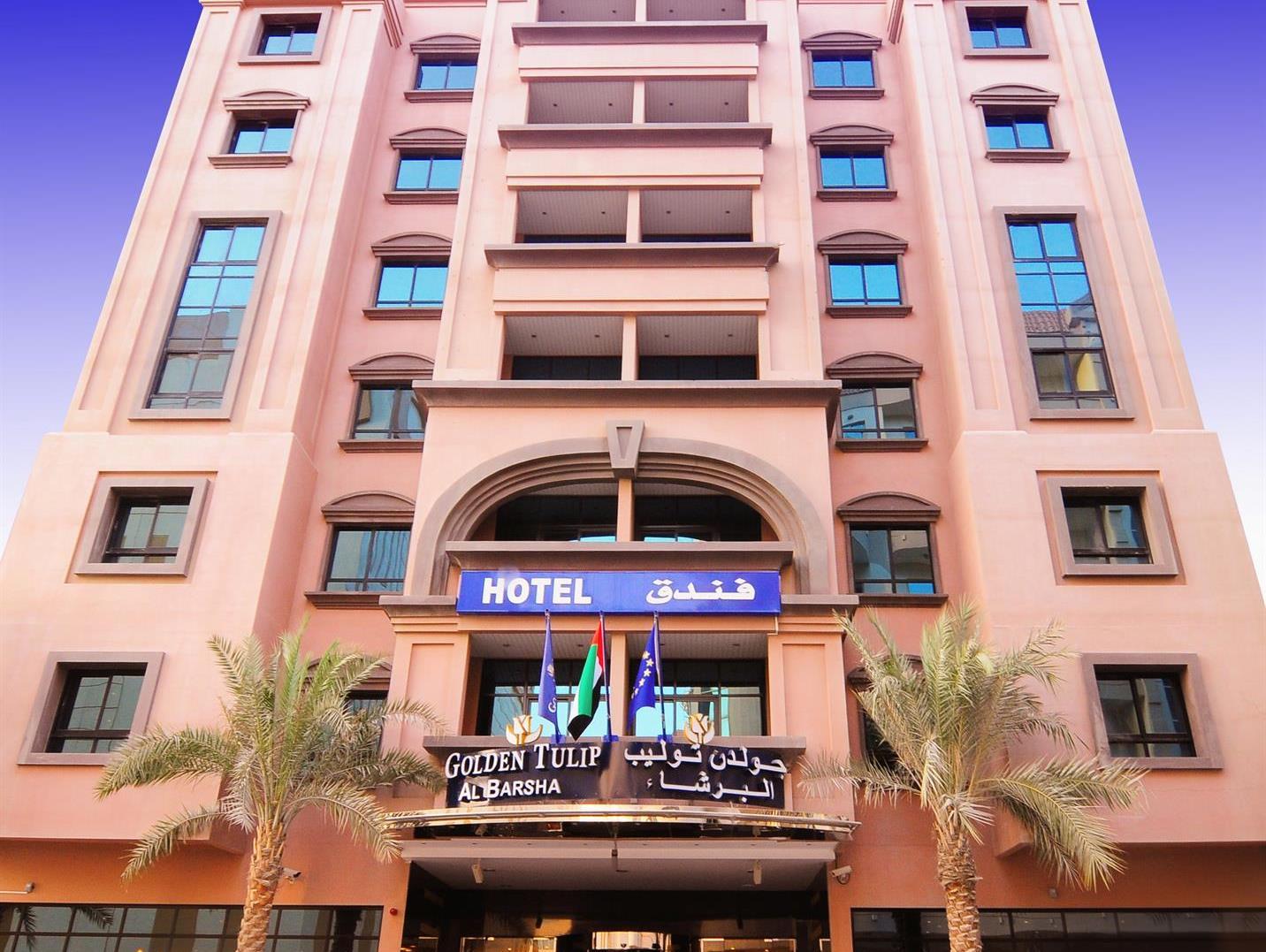 Ngoại cảnh khách sạn