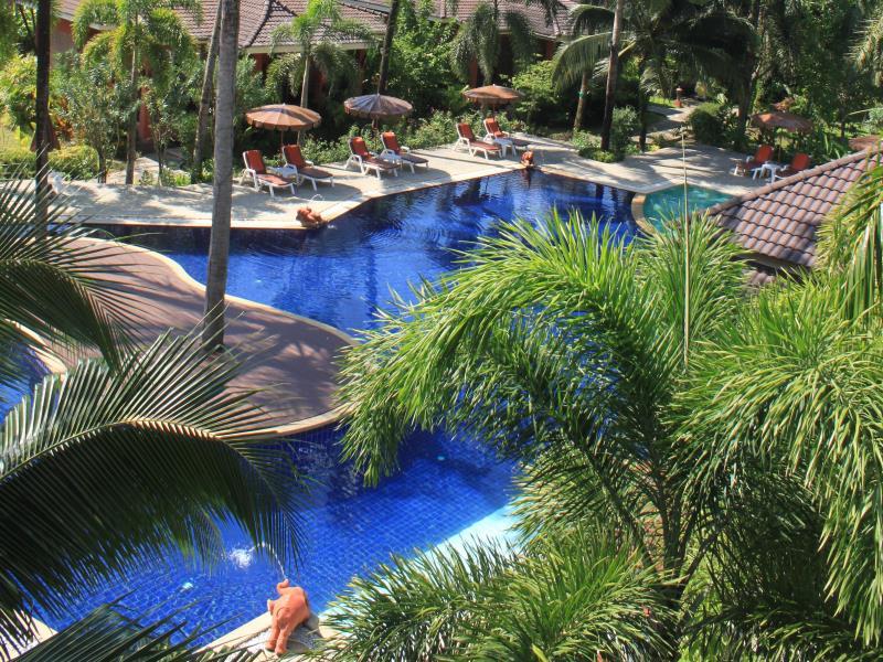 Khu vực xung quanh