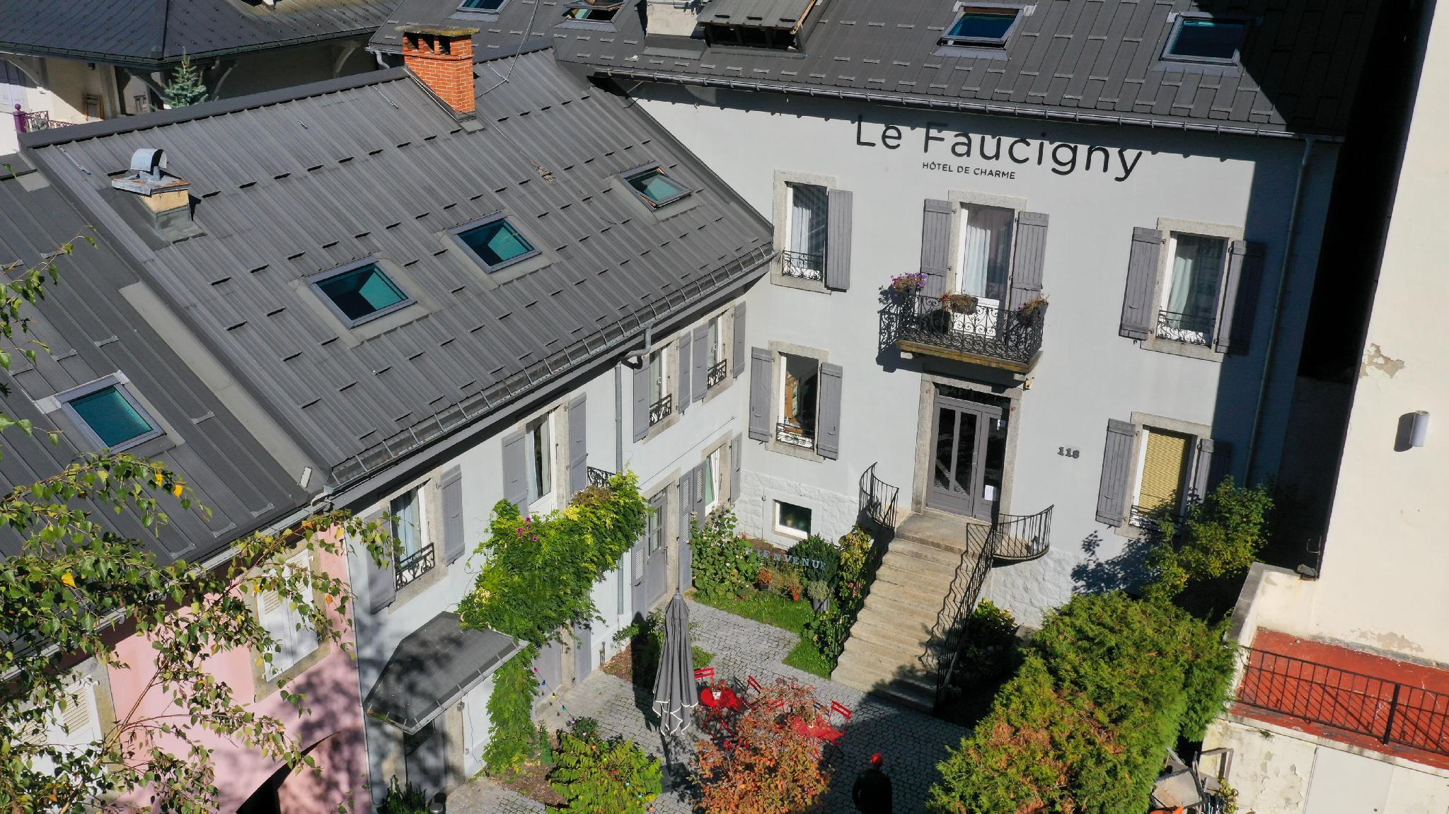 Ngoại cảnh khách sạn