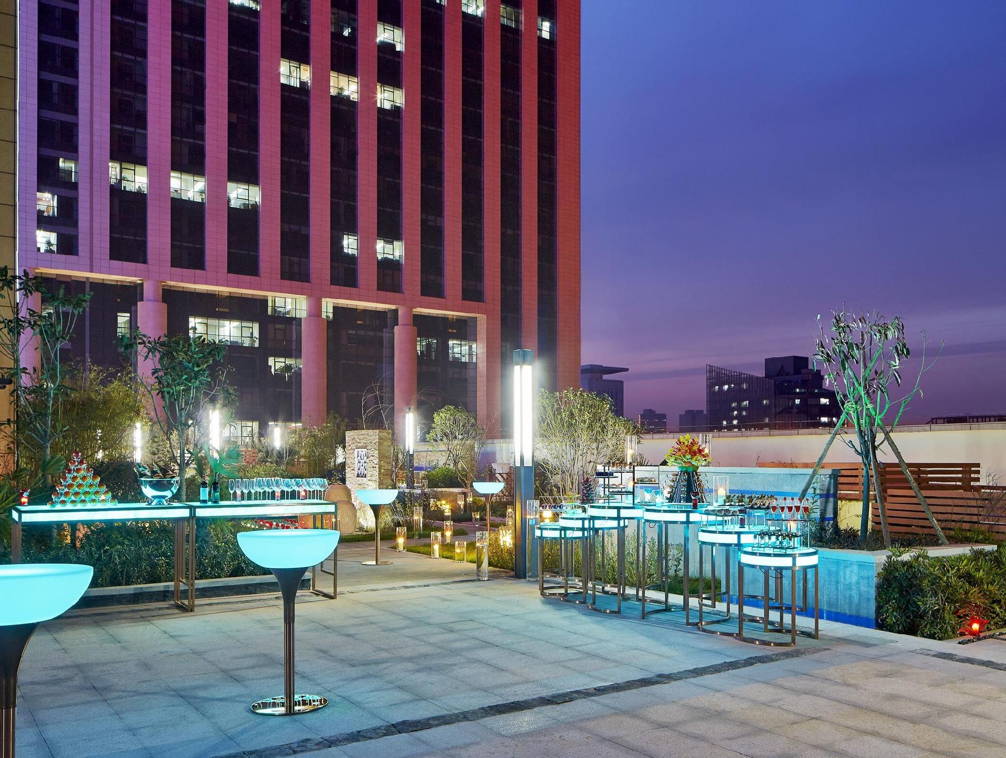 Ngoại cảnh khách sạn