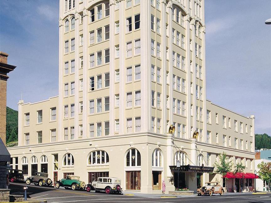 Ngoại cảnh khách sạn