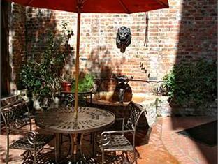 Khu vực xung quanh