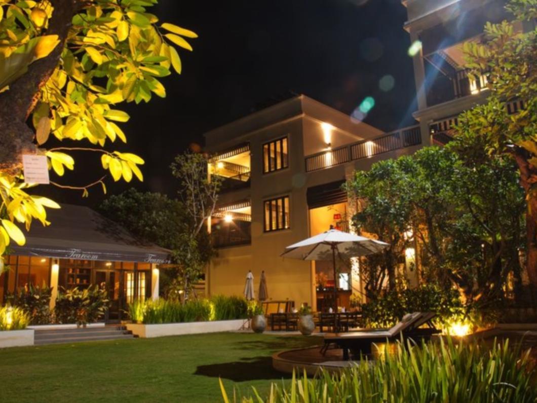 Ngoại cảnh khách sạn