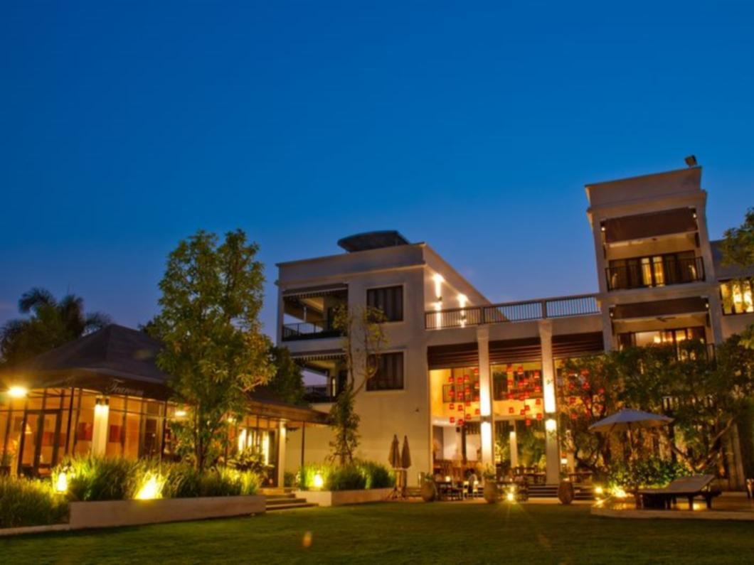 Ngoại cảnh khách sạn