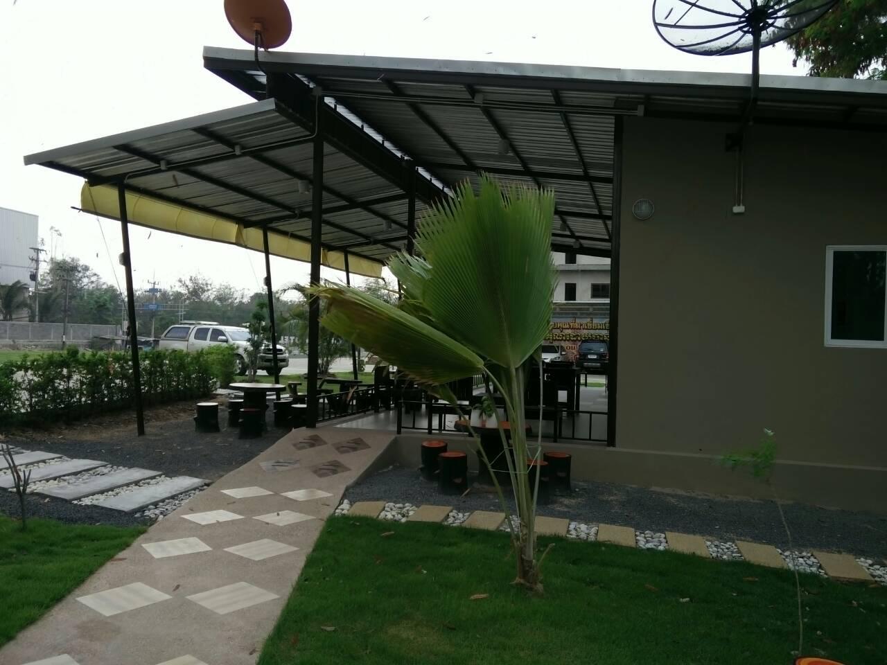 Khu vực xung quanh