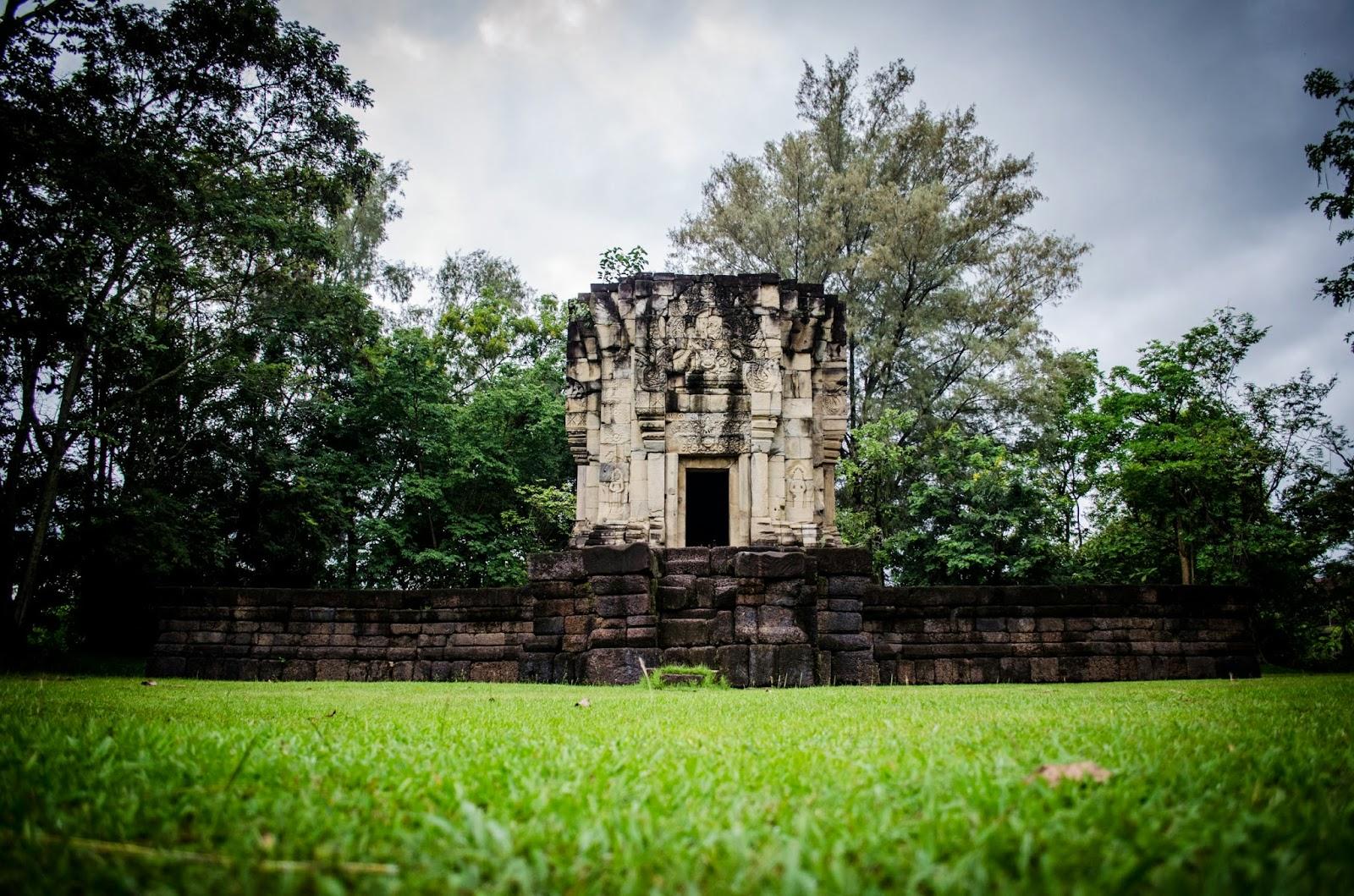 Nơi tham quan gần đây