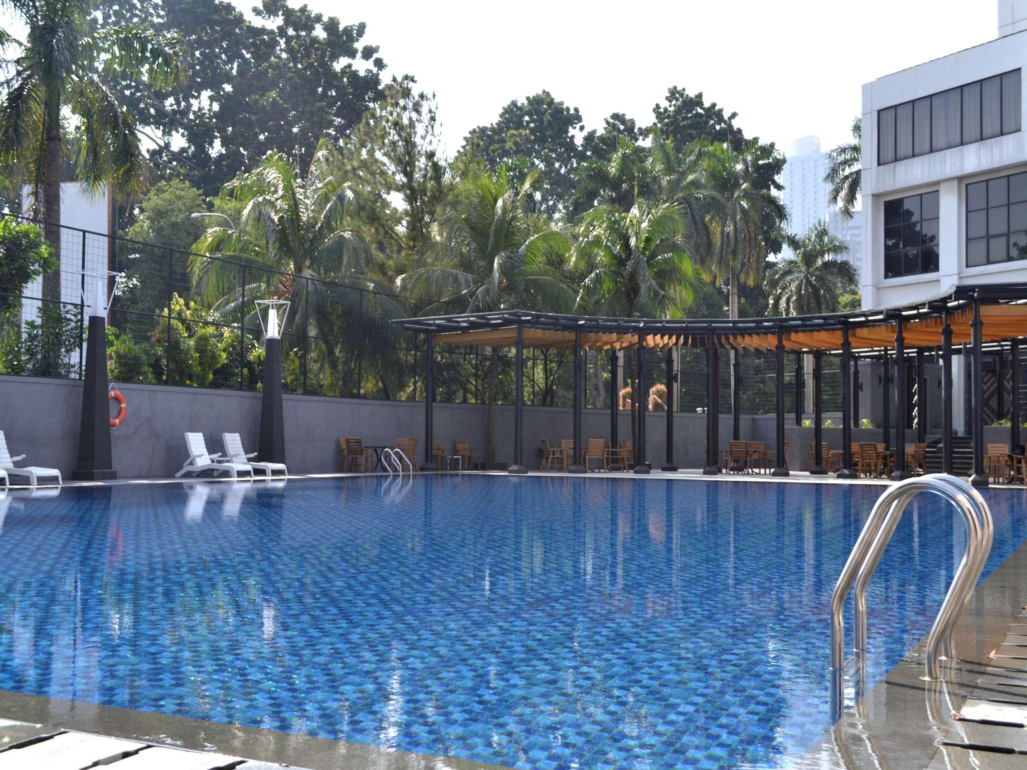 Bể bơi