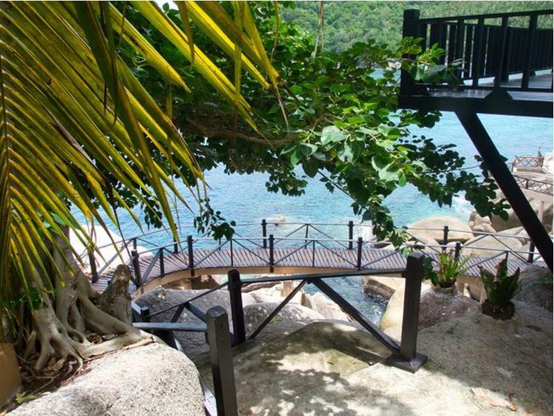 Khu vực xung quanh