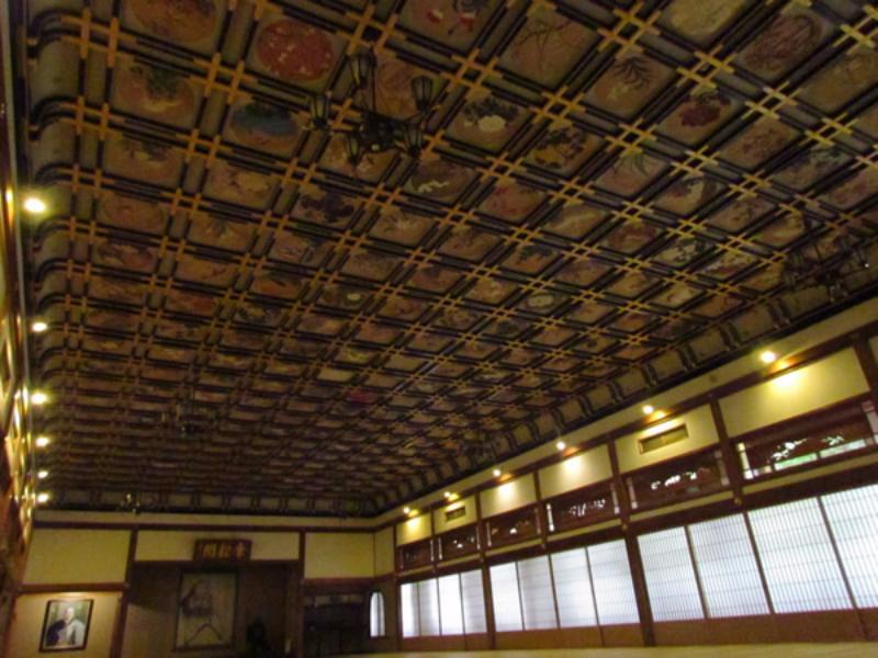 Nơi tham quan gần đây