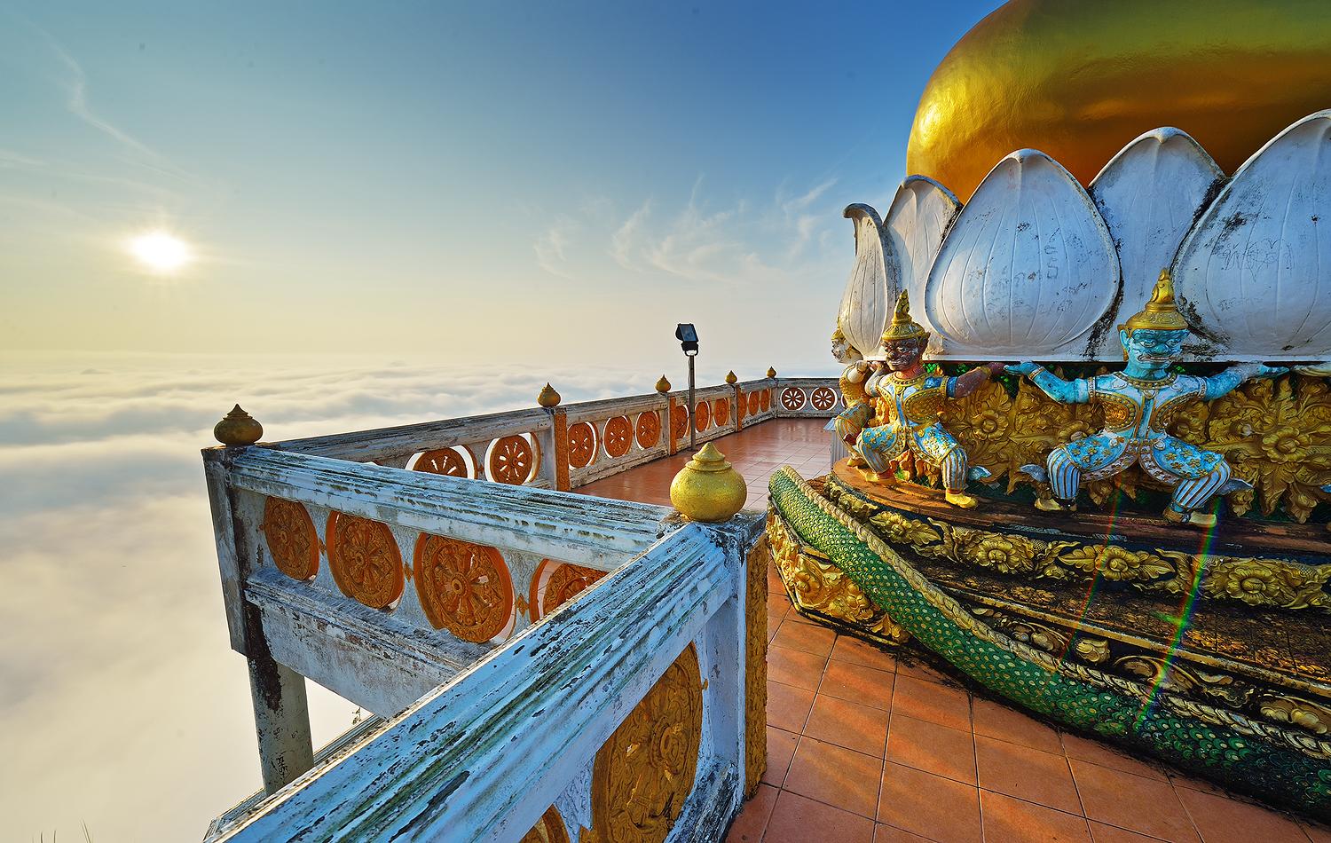 Nơi tham quan gần đây