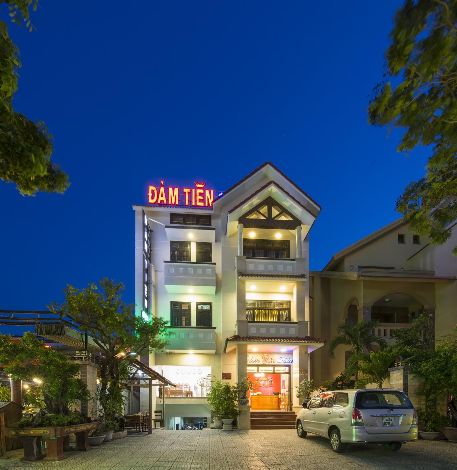Ngoại cảnh khách sạn
