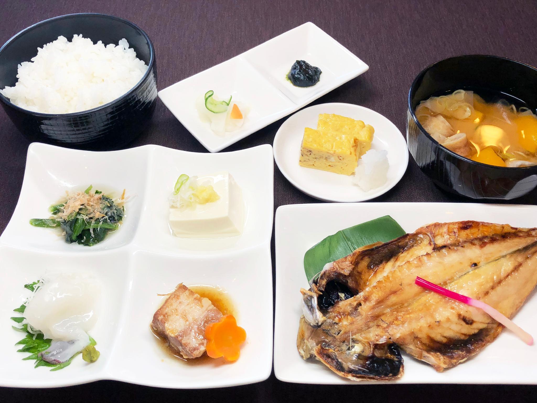 Đồ ăn và thức uống