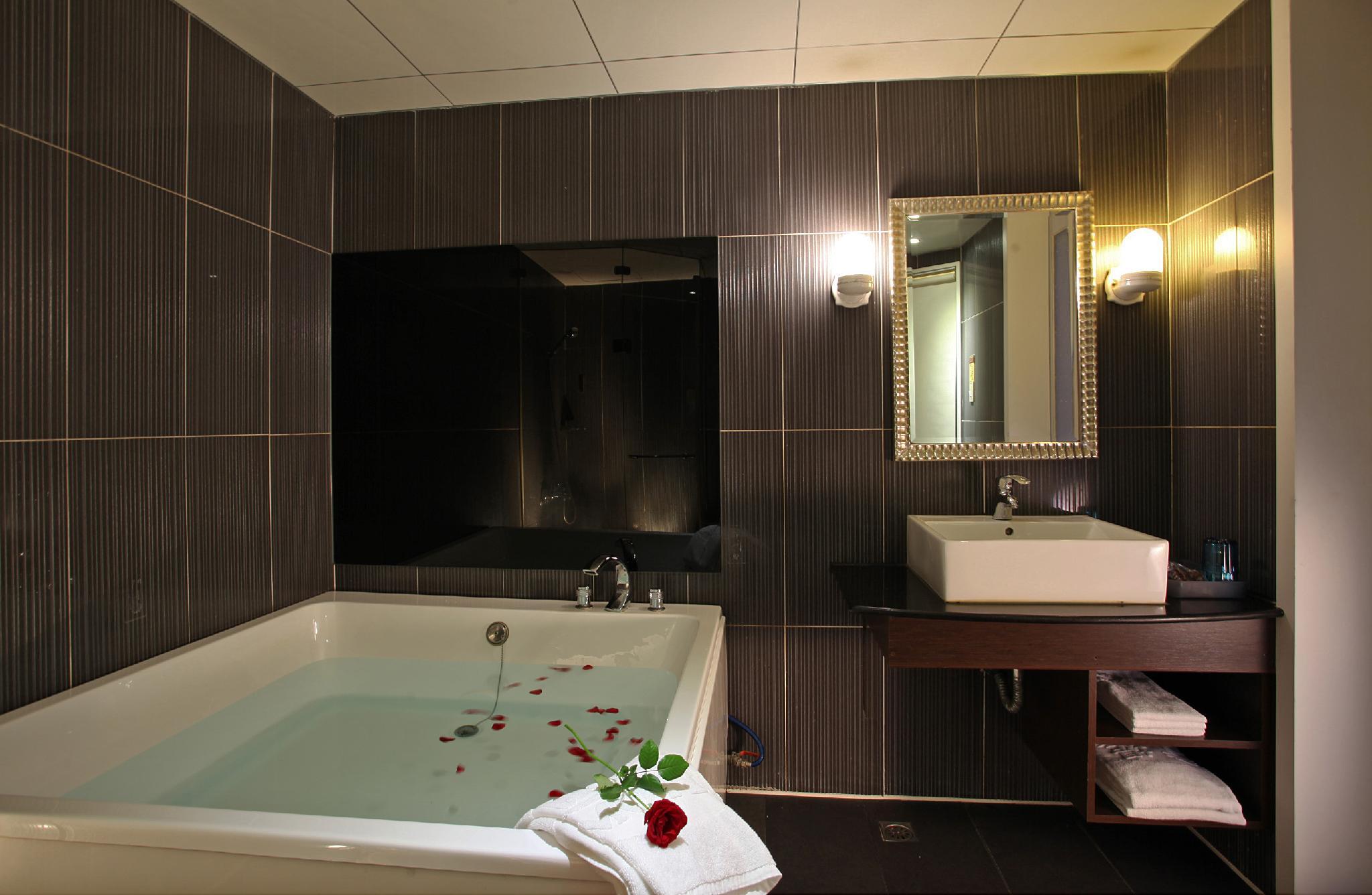 Bồn tắm nước nóng