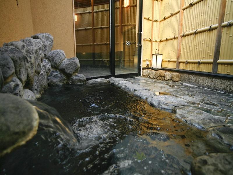 Bồn tắm nước nóng