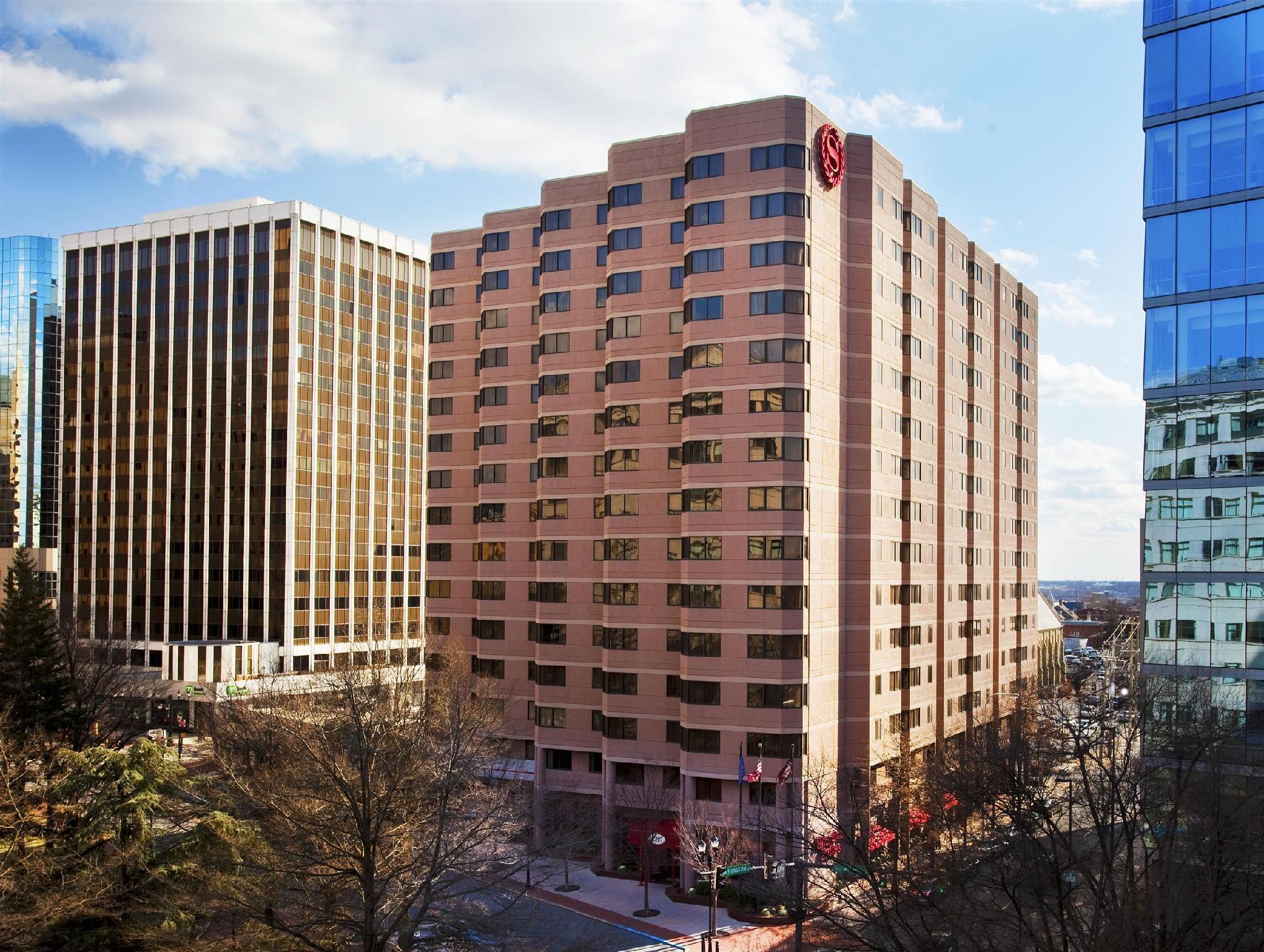 Ngoại cảnh khách sạn