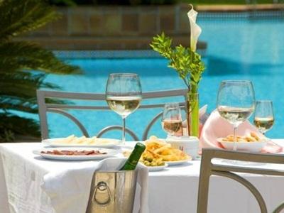 Ngoại cảnh khách sạn