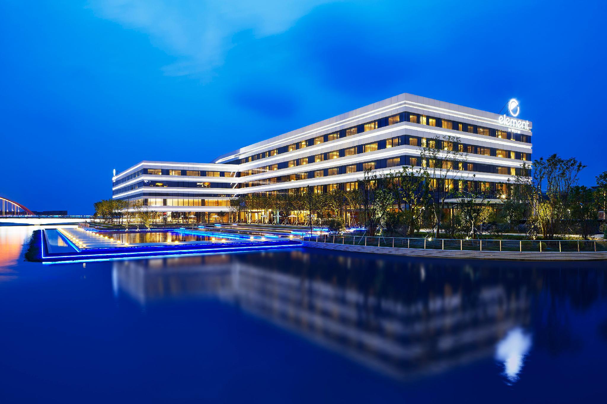 Ngoại cảnh khách sạn