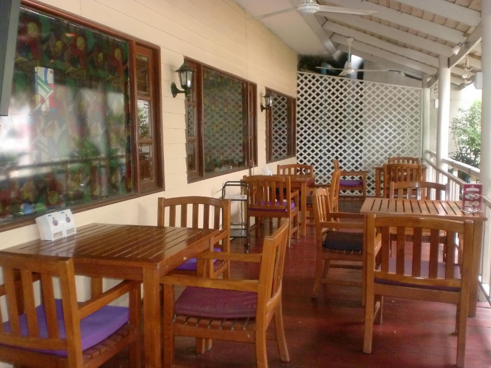 Khu vực xung quanh