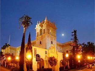 Ngoại cảnh khách sạn