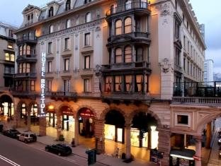 Ngoại cảnh khách sạn