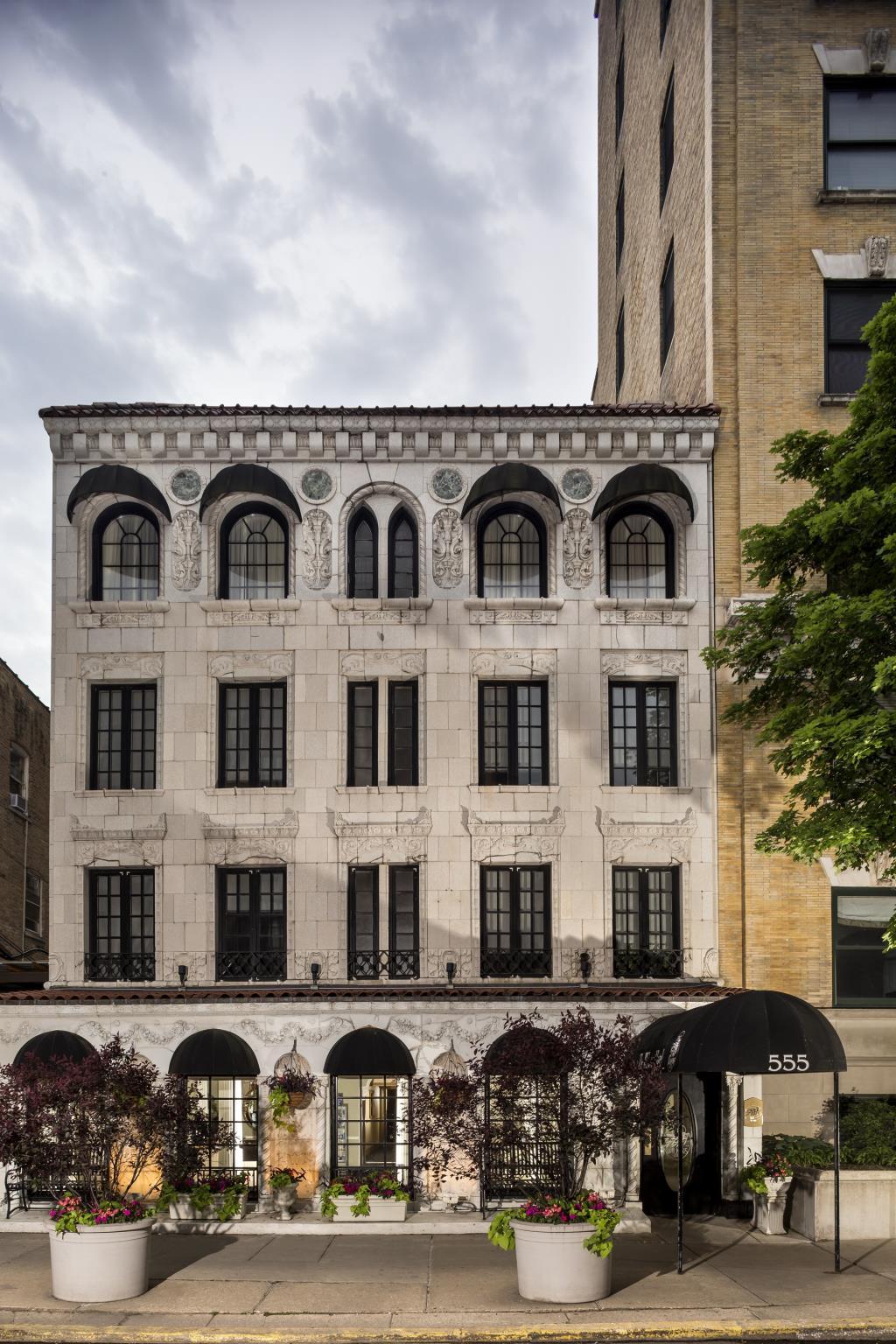 Ngoại cảnh khách sạn