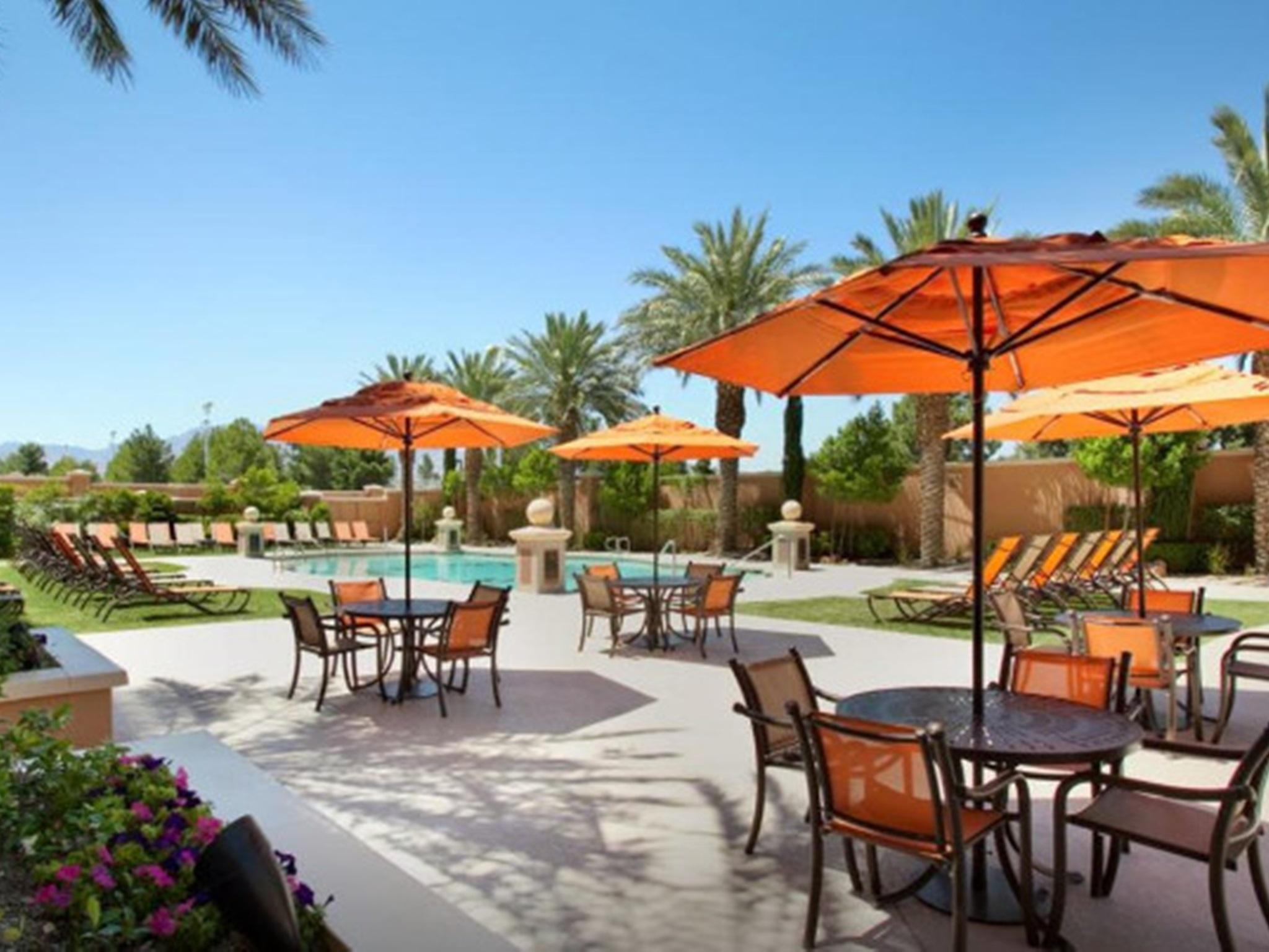 Ngoại cảnh khách sạn