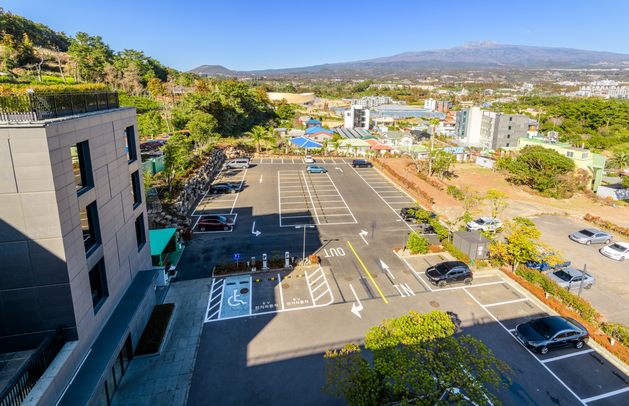 Khu vực xung quanh