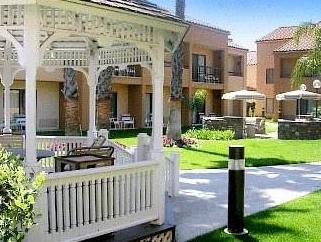 Ngoại cảnh khách sạn