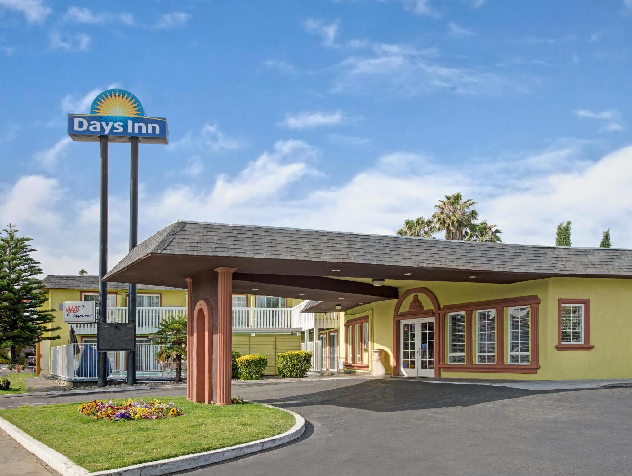 Ngoại cảnh khách sạn