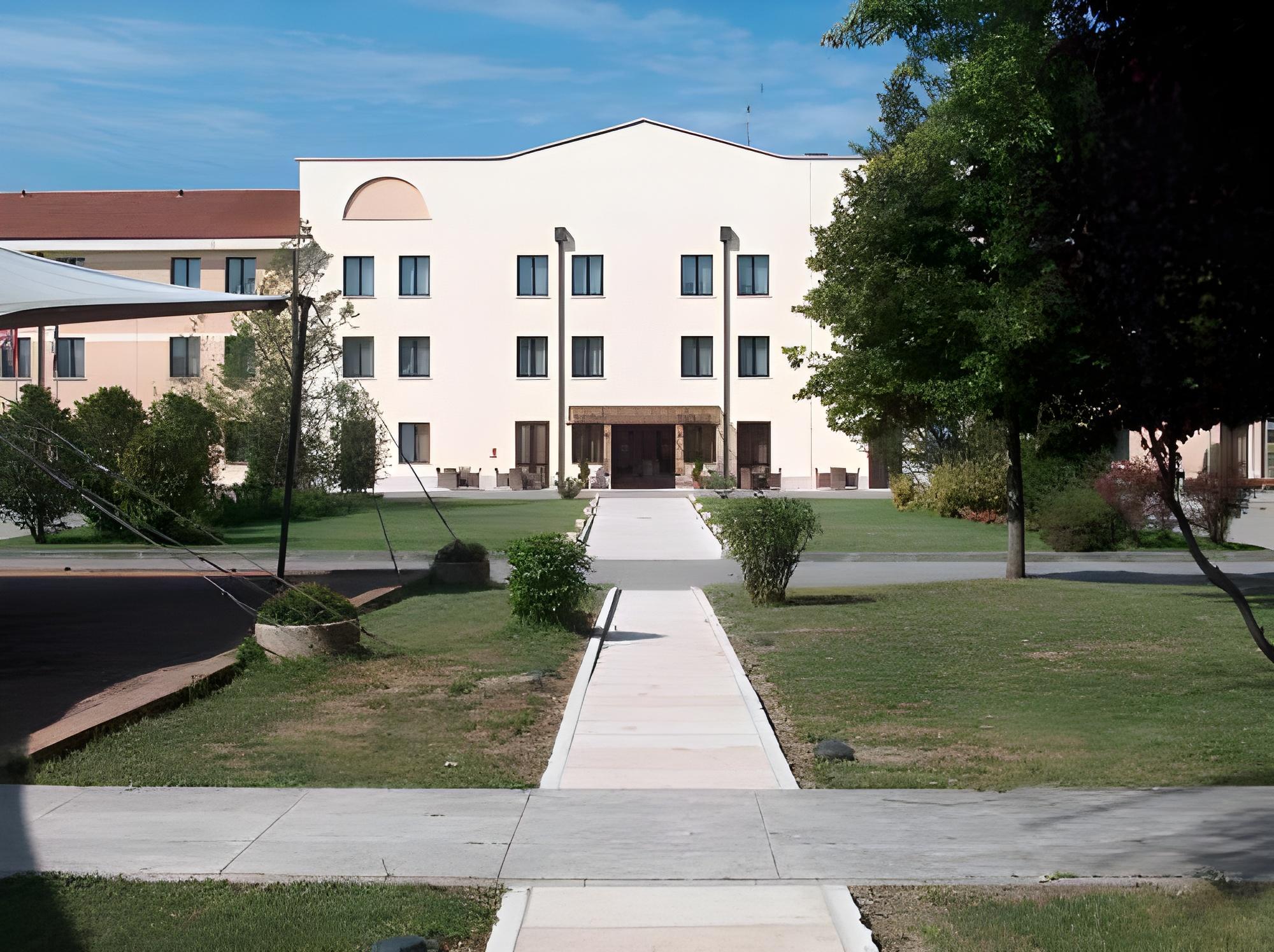 Ngoại cảnh khách sạn