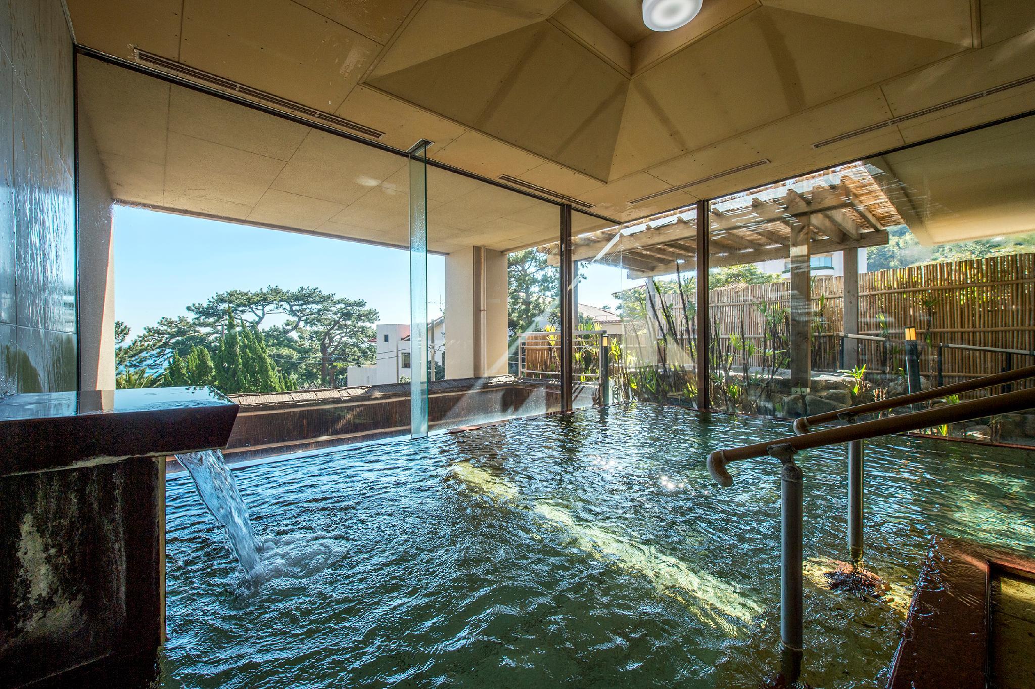 Tắm suối nước nóng