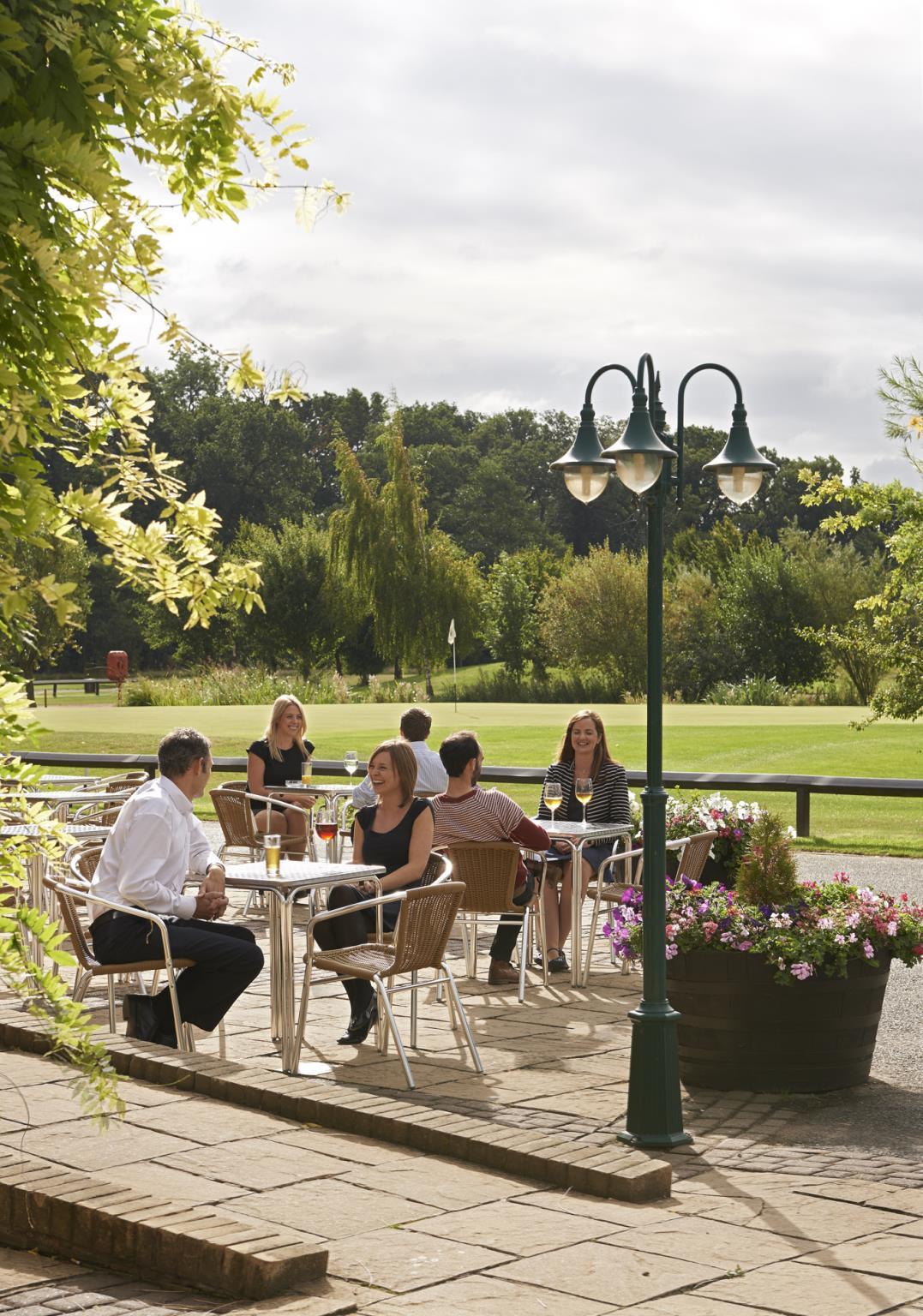 Ngoại cảnh khách sạn