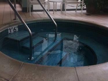 Bồn tắm nước nóng