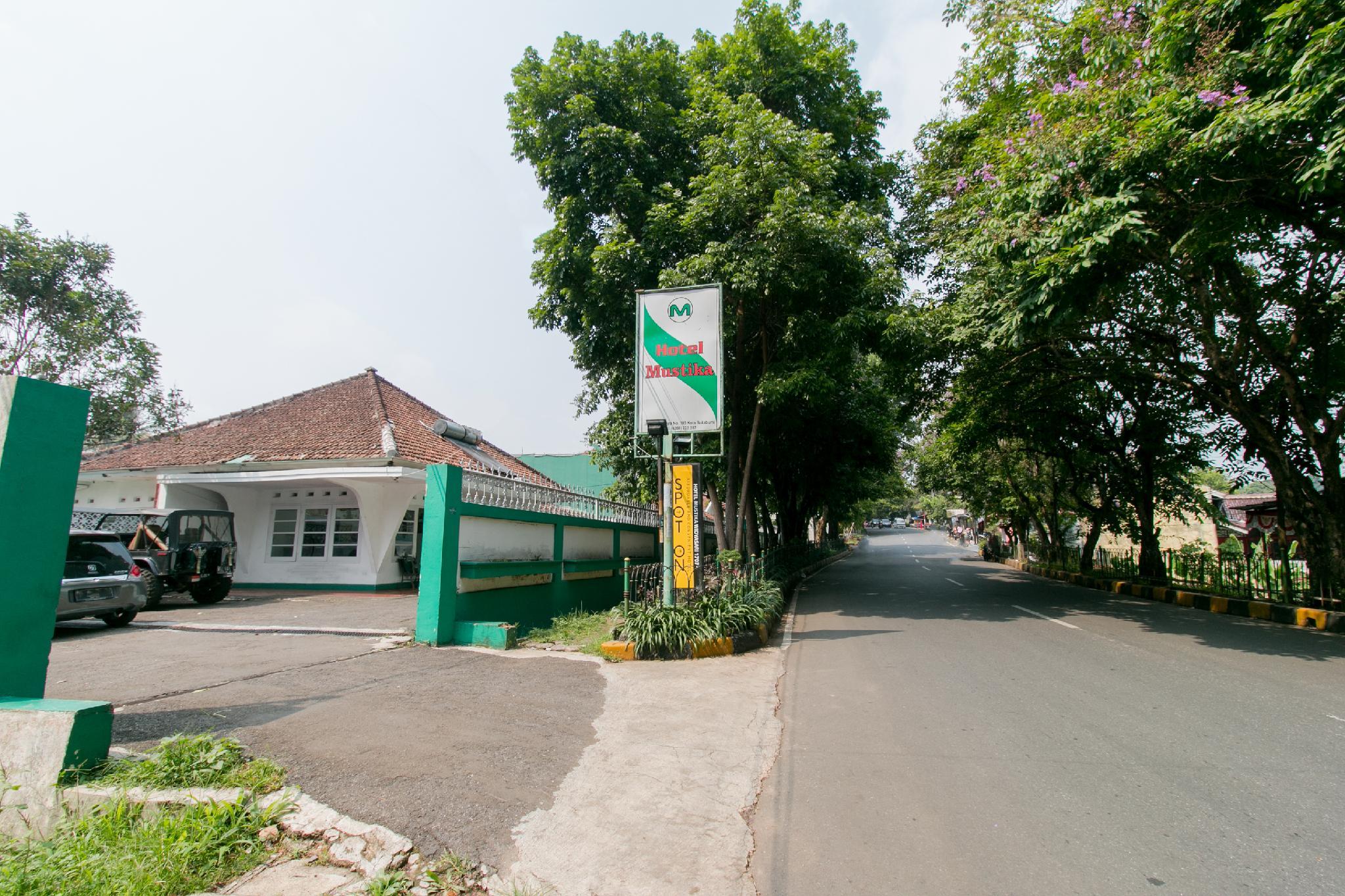 Ngoại cảnh khách sạn