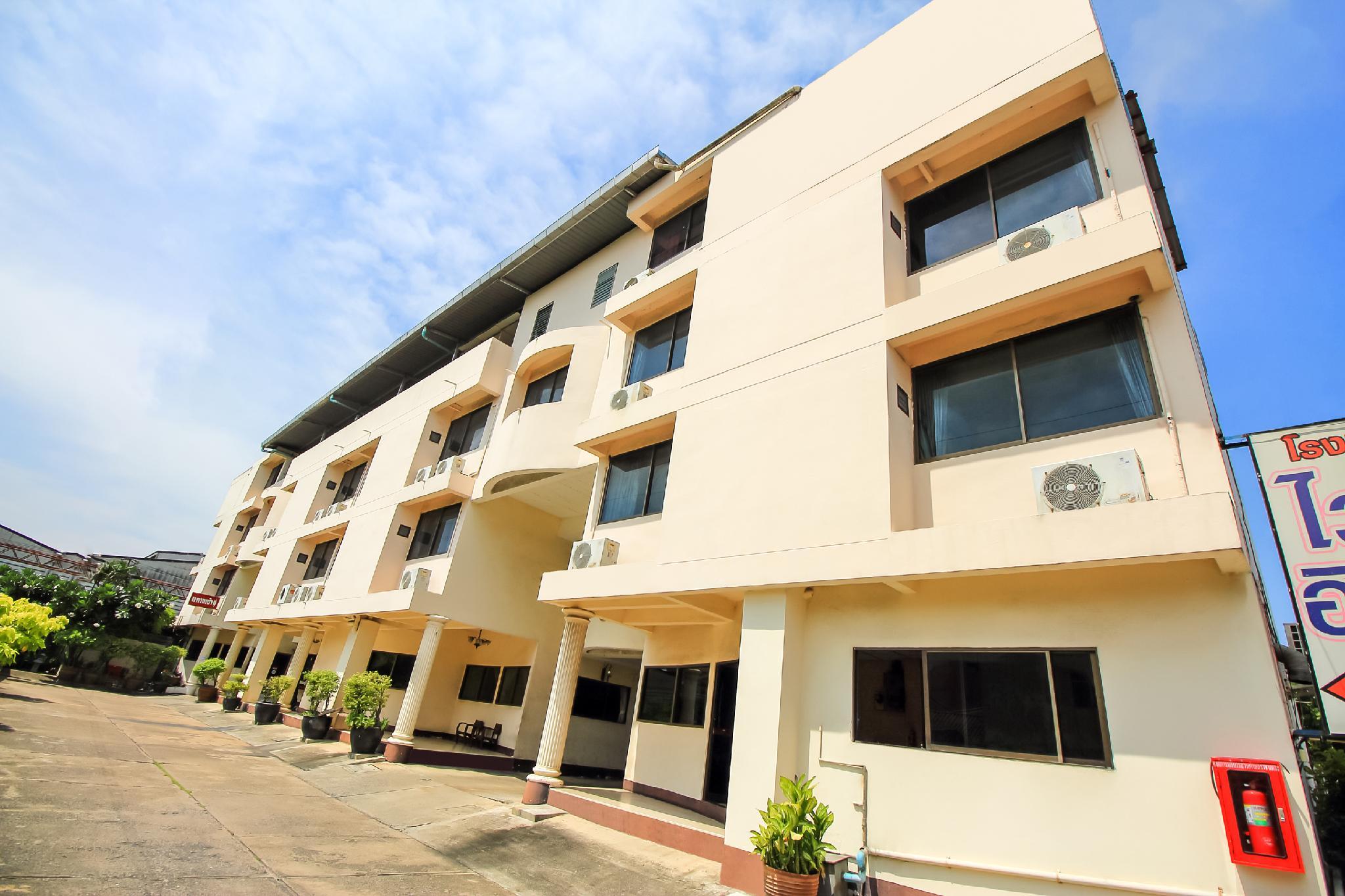 Ngoại cảnh khách sạn