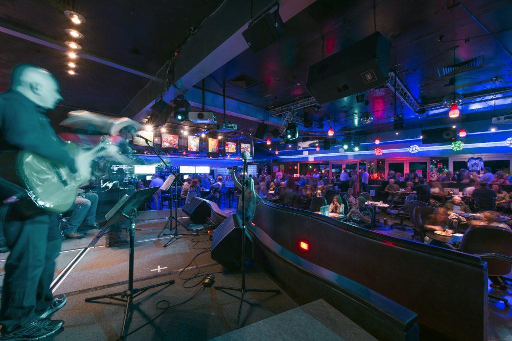 Câu lạc bộ đêm