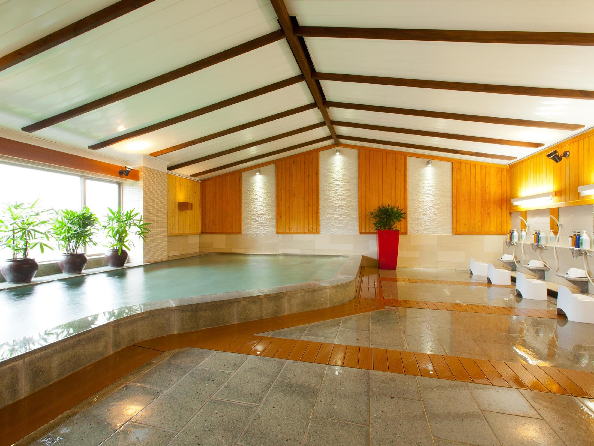 Tắm suối nước nóng