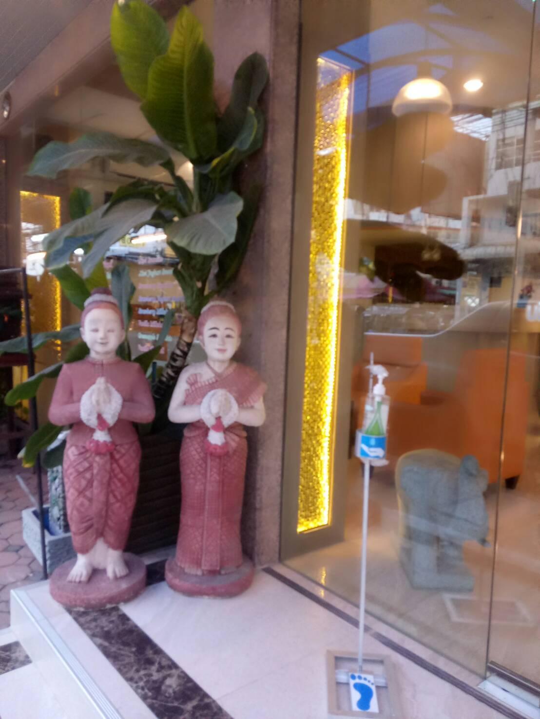 Ngoại cảnh khách sạn