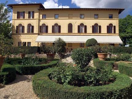 Ngoại cảnh khách sạn